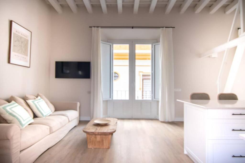 G12 Trendy And Comfy Bright Loft Meters From Bullring And Trianas Bridge, Galera Street Appartement Sevilla Buitenkant foto