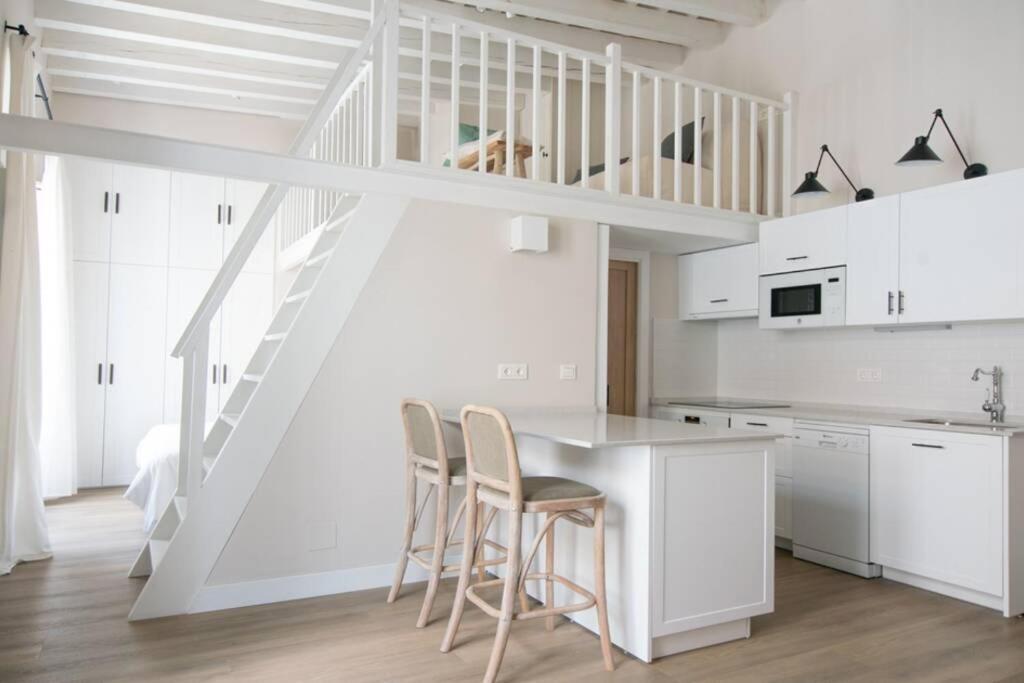 G12 Trendy And Comfy Bright Loft Meters From Bullring And Trianas Bridge, Galera Street Appartement Sevilla Buitenkant foto